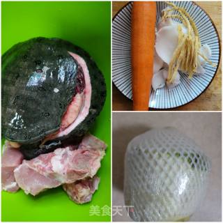 水鱼排骨汤的做法步骤：1