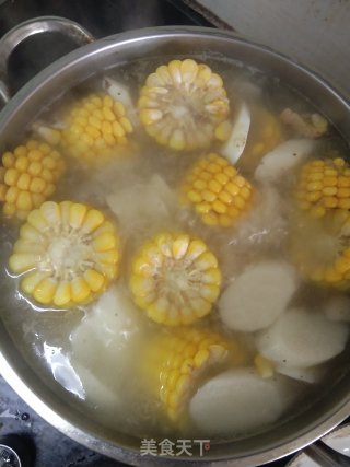 趣味排骨玉米胡萝卜淮山汤的做法步骤：7