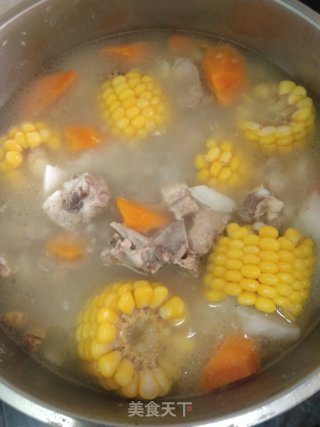 趣味排骨玉米胡萝卜淮山汤的做法步骤：8
