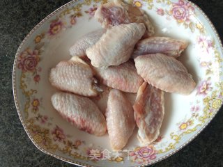 电饭煲香甜鸡翅的做法步骤：1