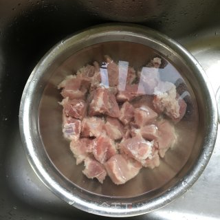 猴头菇排骨汤的做法步骤：2