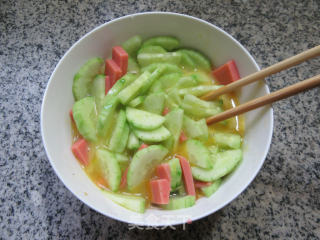 佐餐盐方鸡蛋炒黄瓜片的做法步骤：5