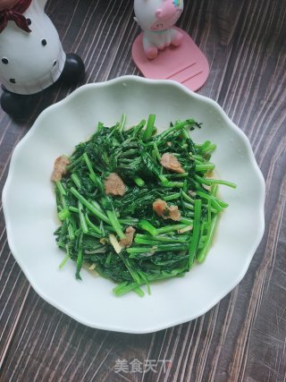 油渣炒茼蒿的做法步骤：12