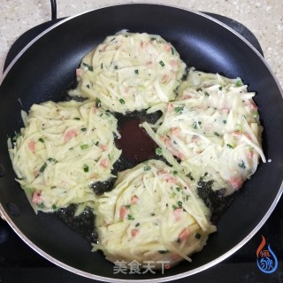 土豆丝煎饼的做法步骤：5