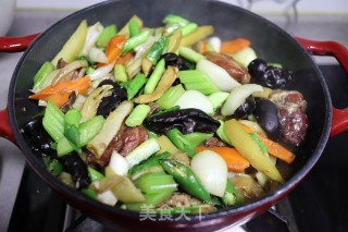 腊排骨一锅烩的做法步骤：8