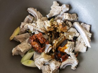 红烧羊排的做法步骤：9