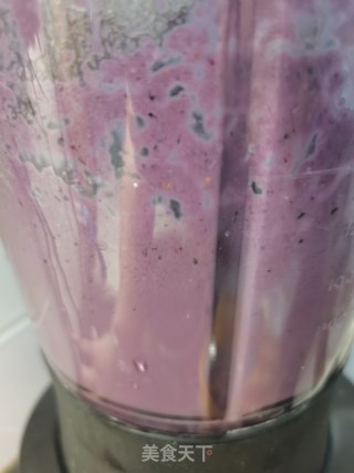桑葚牛奶果汁的做法步骤：2