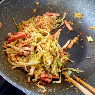 圆白菜拌香肠的做法步骤：17
