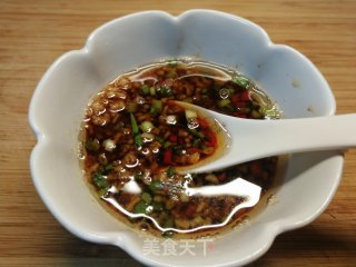 白灼大虾好不好吃关键就在这蘸料的做法步骤：4