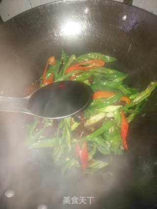 青椒炒腊肠的做法步骤：8