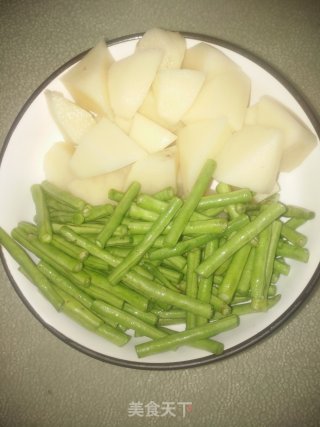排骨卷子一锅出的做法步骤：6