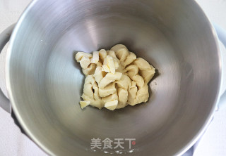 无比柔软的奶香小面包，做法巨简单！的做法步骤：5