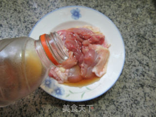 新奥尔良琵琶腿肉汉堡的做法步骤：3