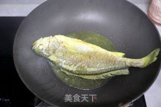 红烧黄花鱼的做法步骤：3