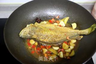 红烧黄花鱼的做法步骤：6