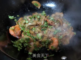 青虾炒茄子的做法步骤：11