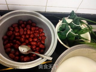 红枣粽的做法步骤：1