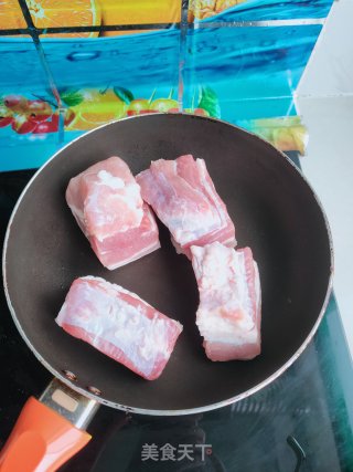 砂锅腐乳烧肉的做法步骤：2