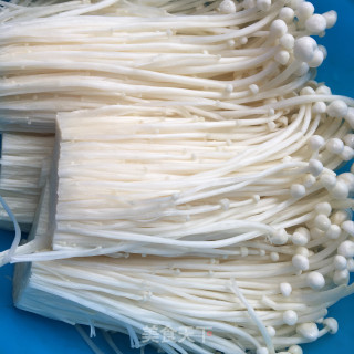 培根香煎金针菇的做法步骤：1