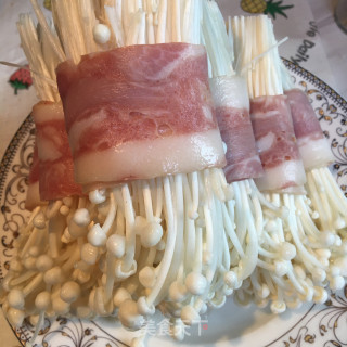 培根香煎金针菇的做法步骤：3
