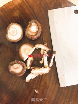 冬菇滑鸡的做法步骤：4