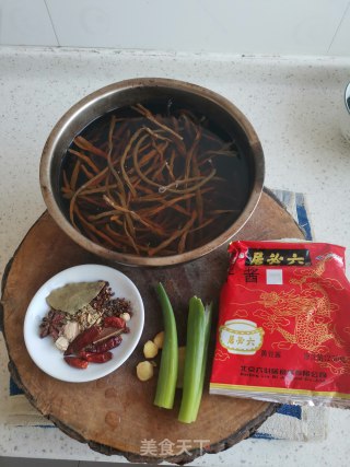 酱大骨的做法步骤：1