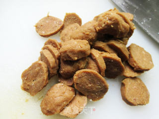 蒜薹炒牛肉丸的做法步骤：2
