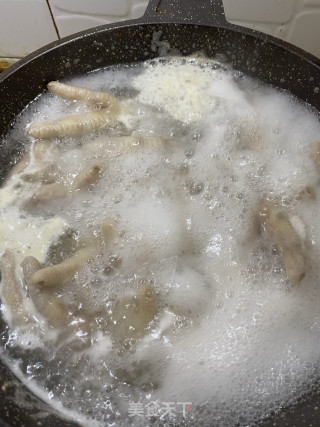 泡椒凤爪的做法步骤：3