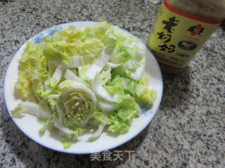 白腐乳炒娃娃菜的做法步骤：1
