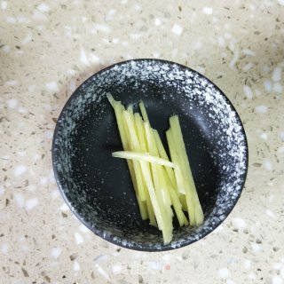 萝卜青肉片汤的做法步骤：4