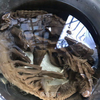 青椒洋葱炒烟笋的做法步骤：1