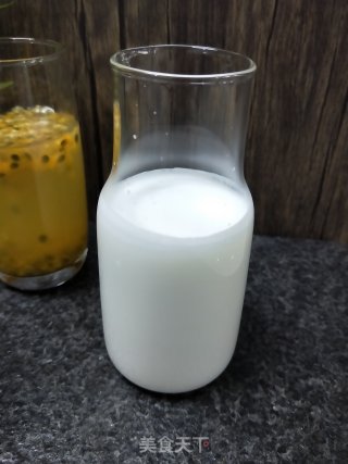 椰奶百香果冻饮的做法步骤：11