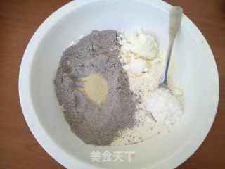 黑米面包的做法步骤：1