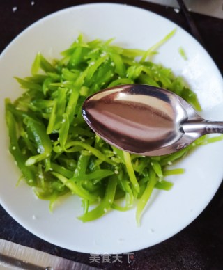 凉拌莴笋的做法步骤：5