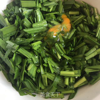 韭菜鸡蛋饼的做法步骤：3