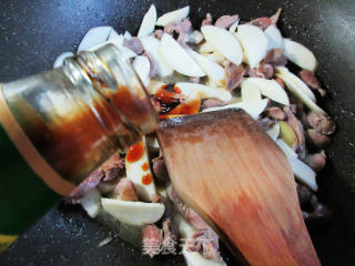 茭白炒鸡胗的做法步骤：11