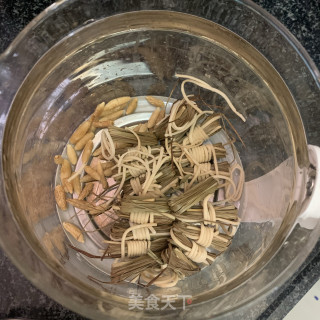 灯芯草麦冬水的做法步骤：2