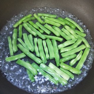 清炒四季豆的做法步骤：4