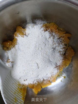 南瓜饼的做法步骤：2