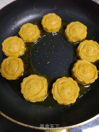 南瓜饼的做法步骤：3