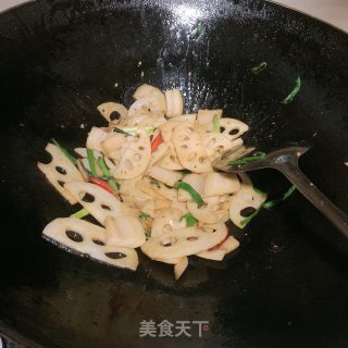 香辣莲藕的做法步骤：6