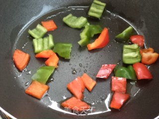 菠萝时蔬的做法步骤：2