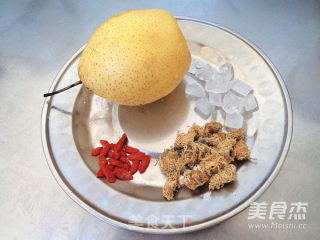 雪梨菊花茶的做法步骤：1