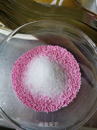 粉水晶西米粽的做法步骤：1