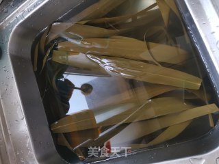 粉水晶西米粽的做法步骤：3