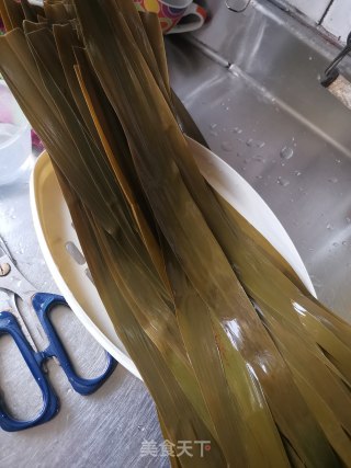 粉水晶西米粽的做法步骤：4