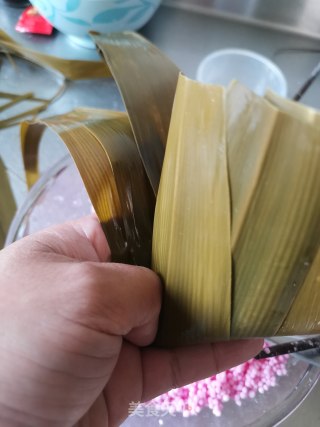 粉水晶西米粽的做法步骤：6