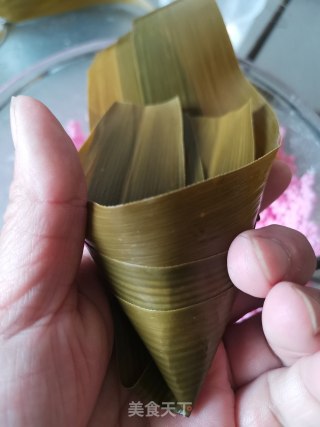 粉水晶西米粽的做法步骤：7