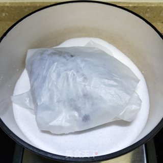 盐焗鸽子的做法步骤：8