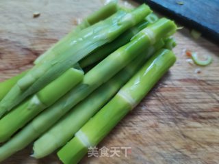 小笋炒蛋的做法步骤：1